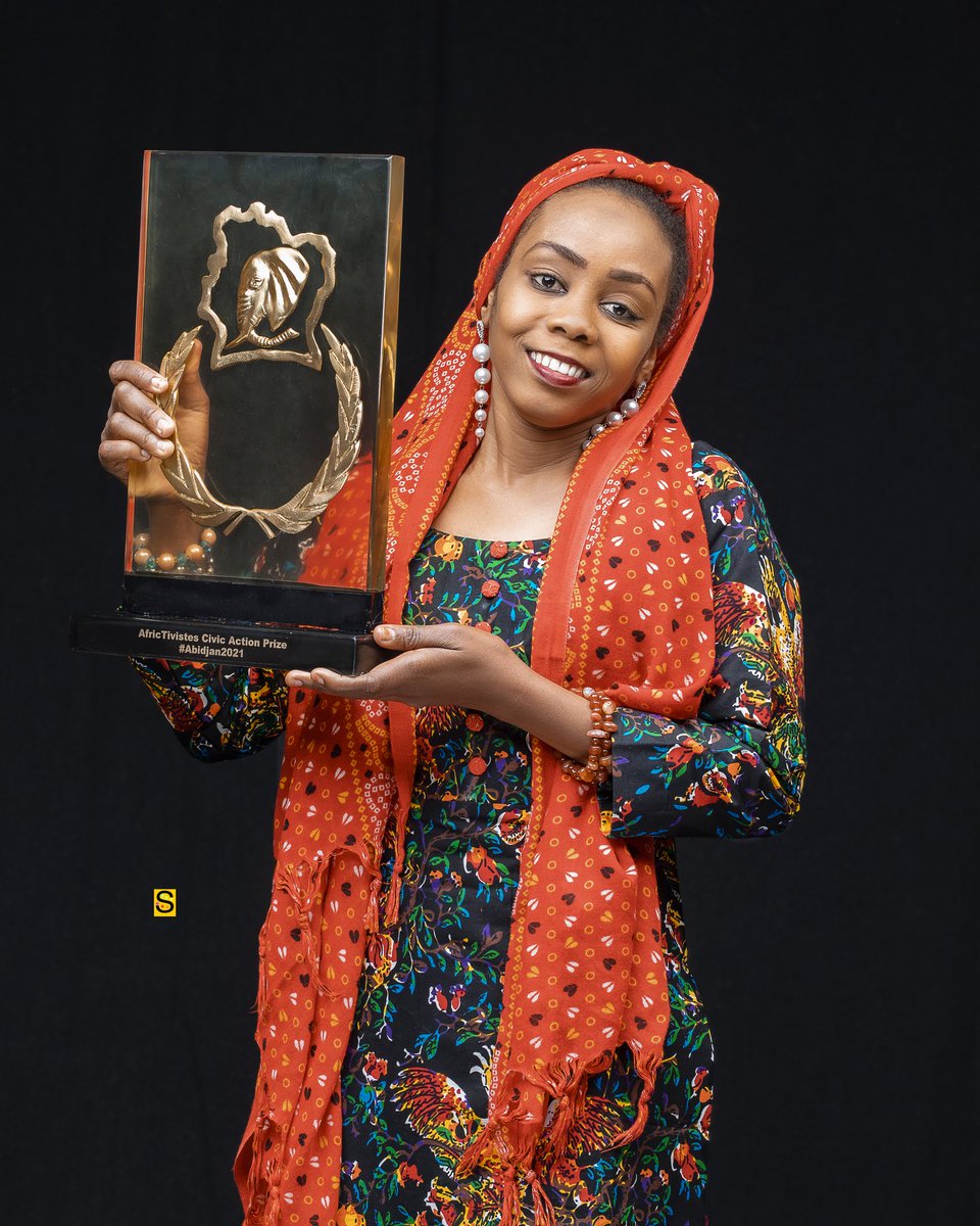 Chers Africtivistes Family,

Je souhaite à chacune et chaucun de vous une très bonne année pleine de santé, joie et succès dans toutes vos entreprises.
Je vous remercie infiniment pour toutes vos contributions enrichissantes dans  la promotion de mon projet.
<a href="/AFRICTIVISTES/">AfricTivistes</a>