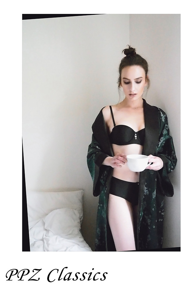 PPZINC's tweet photo. Set crush 💗 So simple 💗 So alluring
Bra: https://t.co/Auw3OpSwnQ
Panty: https://t.co/TyX4clhcaK
#PPZ #ppzlingerie #ppzbrand #lingerie #underwear #matchingset https://t.co/jqK07LK2CK