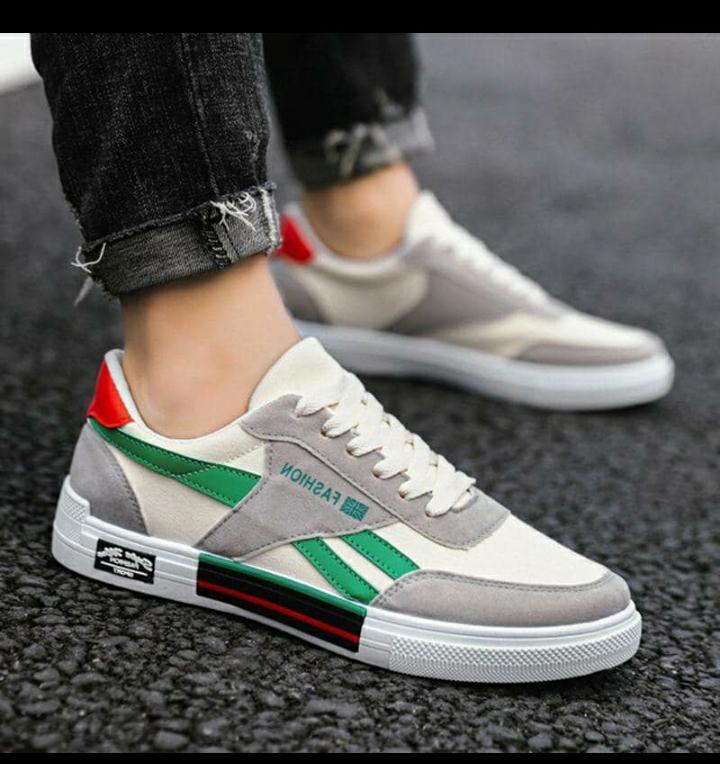 Emmaculateemb's tweet photo. Mali safi kama hii unapata hii Januari ukitaka
@1500/-
#NgatiaAzimaAzimio 
#kfckenya 
#PoliticalPartiesAct 
#guardianangel 
Size 40-44
Jishikie yako ungare waseme https://t.co/DLItRBE8jC