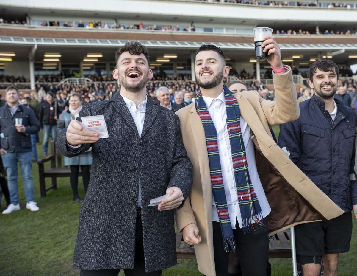 NewburyRacing's tweet photo. 🎉Happy Friday everyone! 🎉 Congratulations - you made it through the first week of 2022! ✨ https://t.co/YCqe4v0WEG