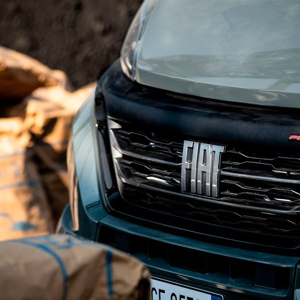 fimalaga's tweet photo. El trabajo duro nunca ha sido tan sencillo con el nuevo Ducato. Detecta automáticamente a los peatones y a los ciclistas. Y, si el riesgo de colisión es inminente, el sistema puede emitir una alarma sonora y aplicar automáticamente los frenos. https://t.co/d7bFmGdQxk