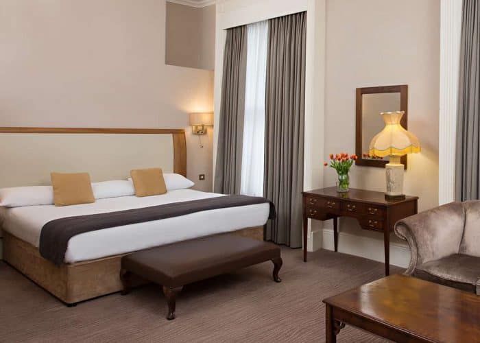AlbanyHouse's tweet photo. We’re giving you a free nights stay when you book with us in 2022! All you have to do is book a 2-night stay from January to March and we’ll throw in the third night for free. It’s subject to availability. View Offer Here:  https://t.co/pNMWAqNDFw https://t.co/UcvKrGbiMg