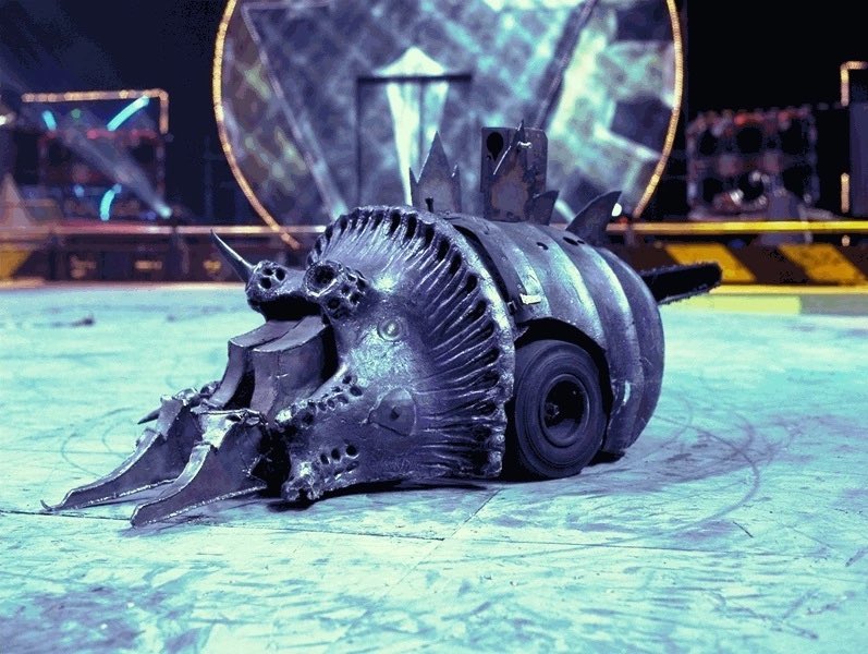 hamishsteele's tweet photo. When people say “strong female character” all I think of is Matilda Robot Wars https://t.co/4Na2alZIZO
