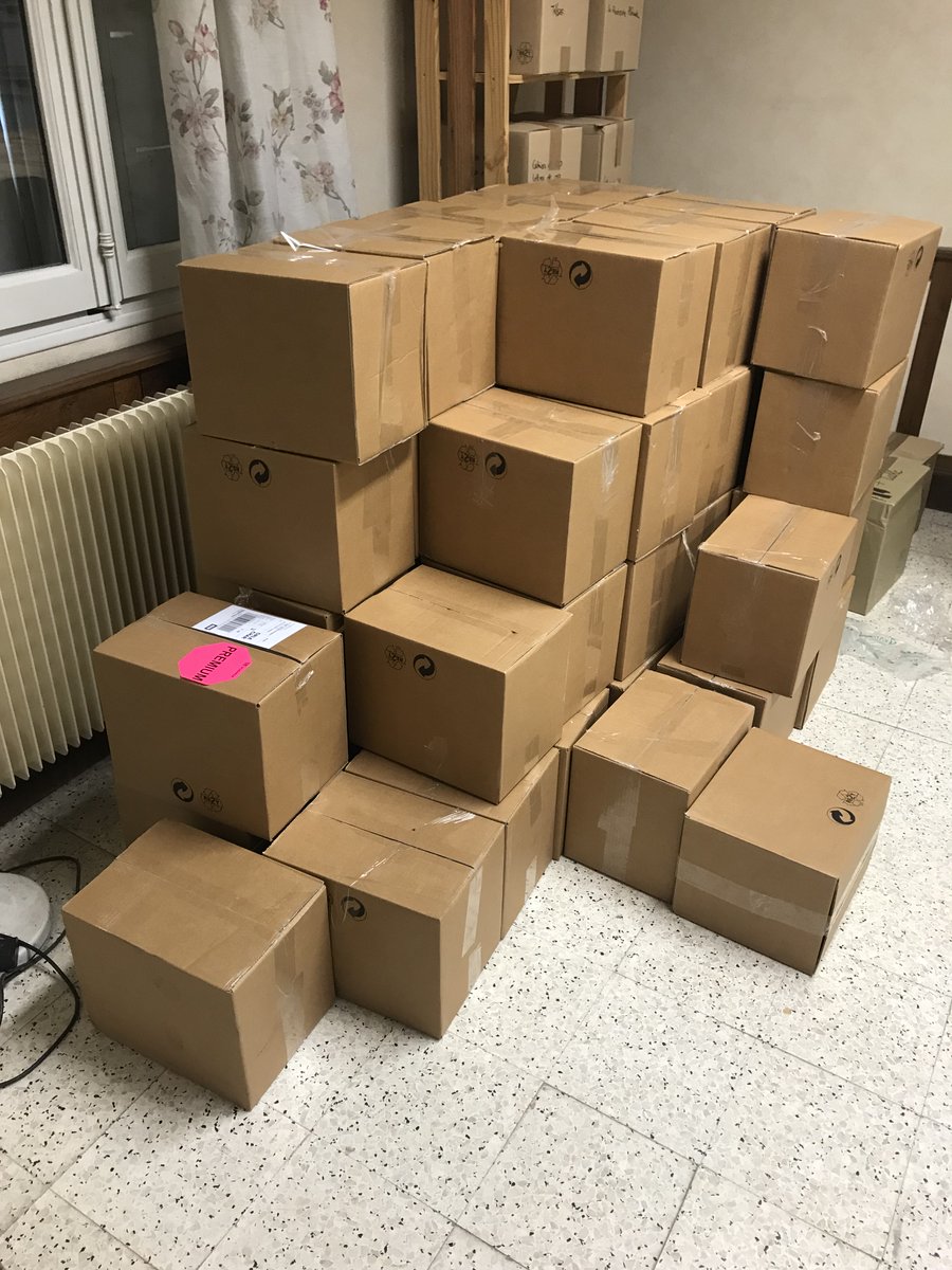 AmisDeProust's tweet photo. Le Bulletin Marcel Proust n° 71 vient d'être livré dans les locaux de l'association ; la mise sous pli commence pour envoi à nos adhérents ! https://t.co/ICdp9JkRav