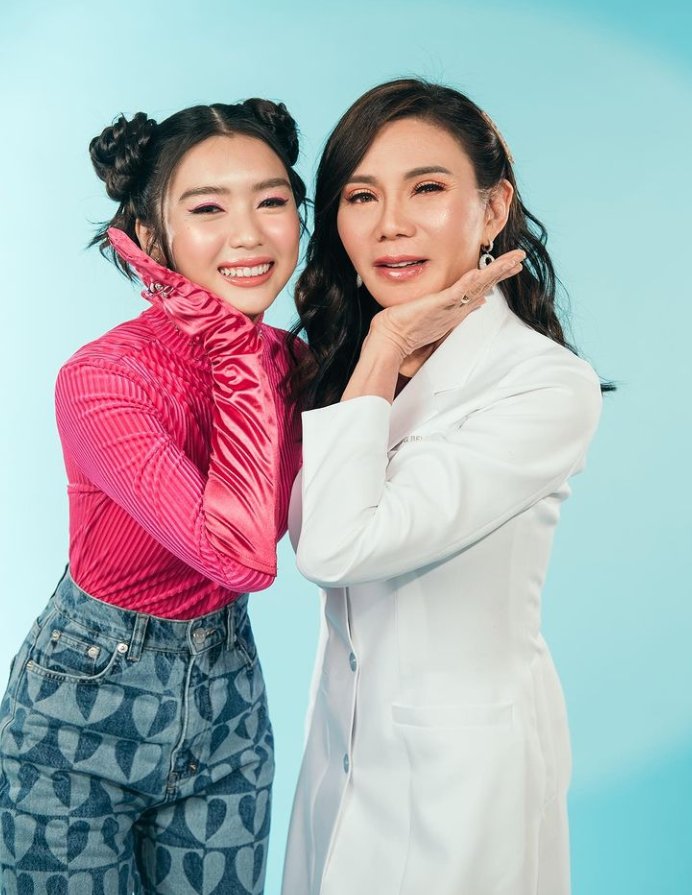 lovingcarrelz's tweet photo. Francine and Dr. Belo both gorgeous 🤎 @francinecarreld @VickiBelo 

#FrancineDiaz https://t.co/YuTuy3N1Je
