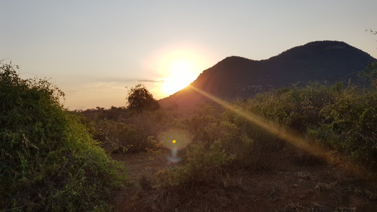 Treasures_Kenya's tweet photo. TH-NK: 03
The Treasure Hunt Northern Kenya kicked off from Ngong Hills, Kajiado County. Our destination for the day Samburu NR. 
Can You name a some of the Counties we traversed &amp; iconic attractions on the way?
#MagicalKenya #ShotsOfKenya #TreasureHuntNorthernKenya https://t.co/mgkOj4hXUZ