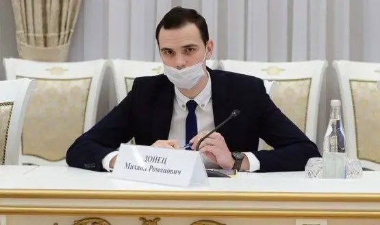 <a href="/Khinshtein/">Александр Хинштейн</a> <a href="/D_Azaroff/">Дмитрий Азаров</a> Молодежного министра Самарской области раскритиковали за поведение на Новый год
osnmedia.ru/obshhestvo/mol…