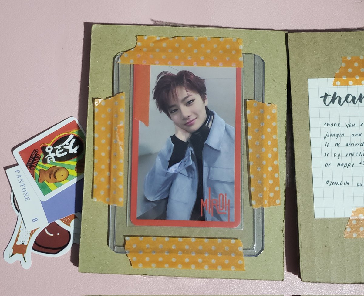 ssickcollect's tweet photo. 🧸 ─ mail from line!

not feeling my best today but got up to unpack my miroh red border from ate line. he's so pogi talaga oh, thank you so much for bringing home a prio!

✷ #ssickchecks #inniemails https://t.co/NdXeRPQfd9
