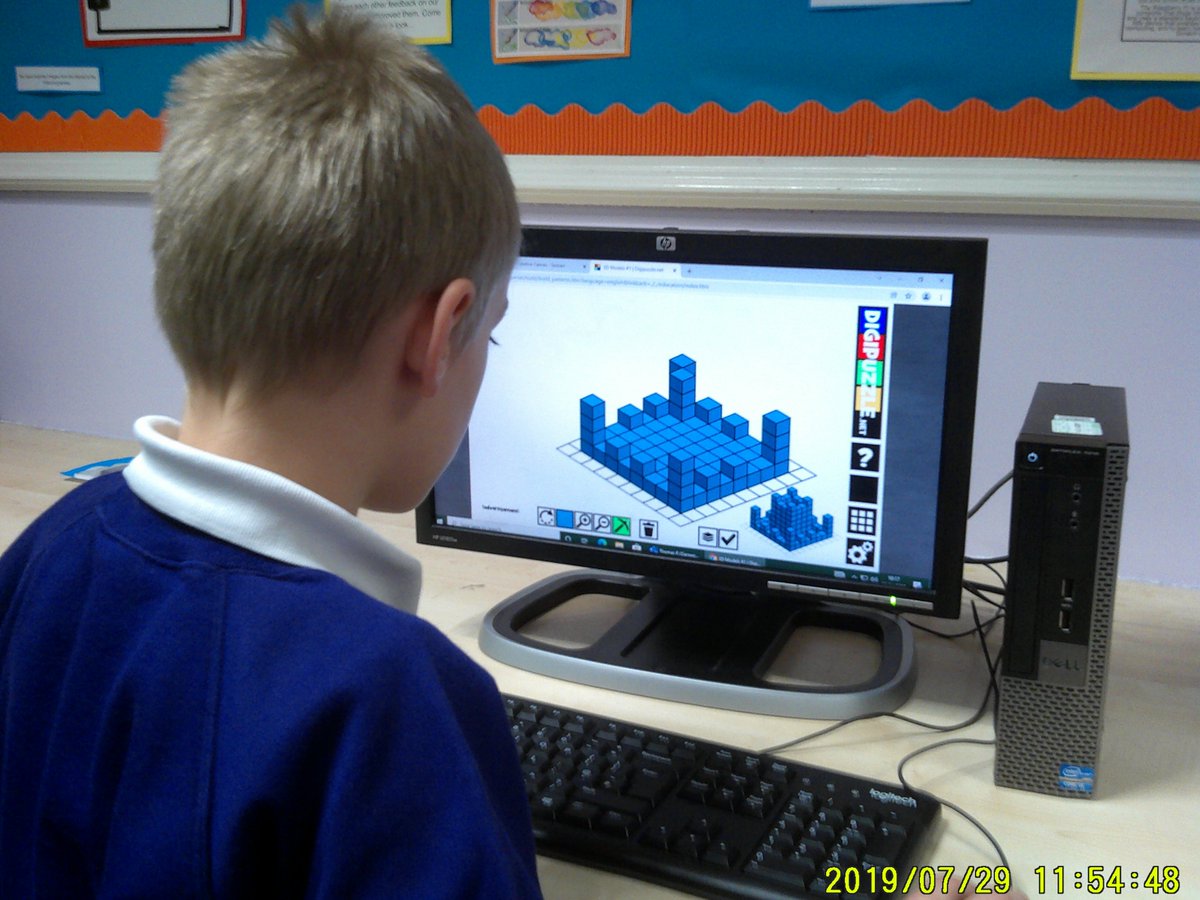 MissMoon tweet media