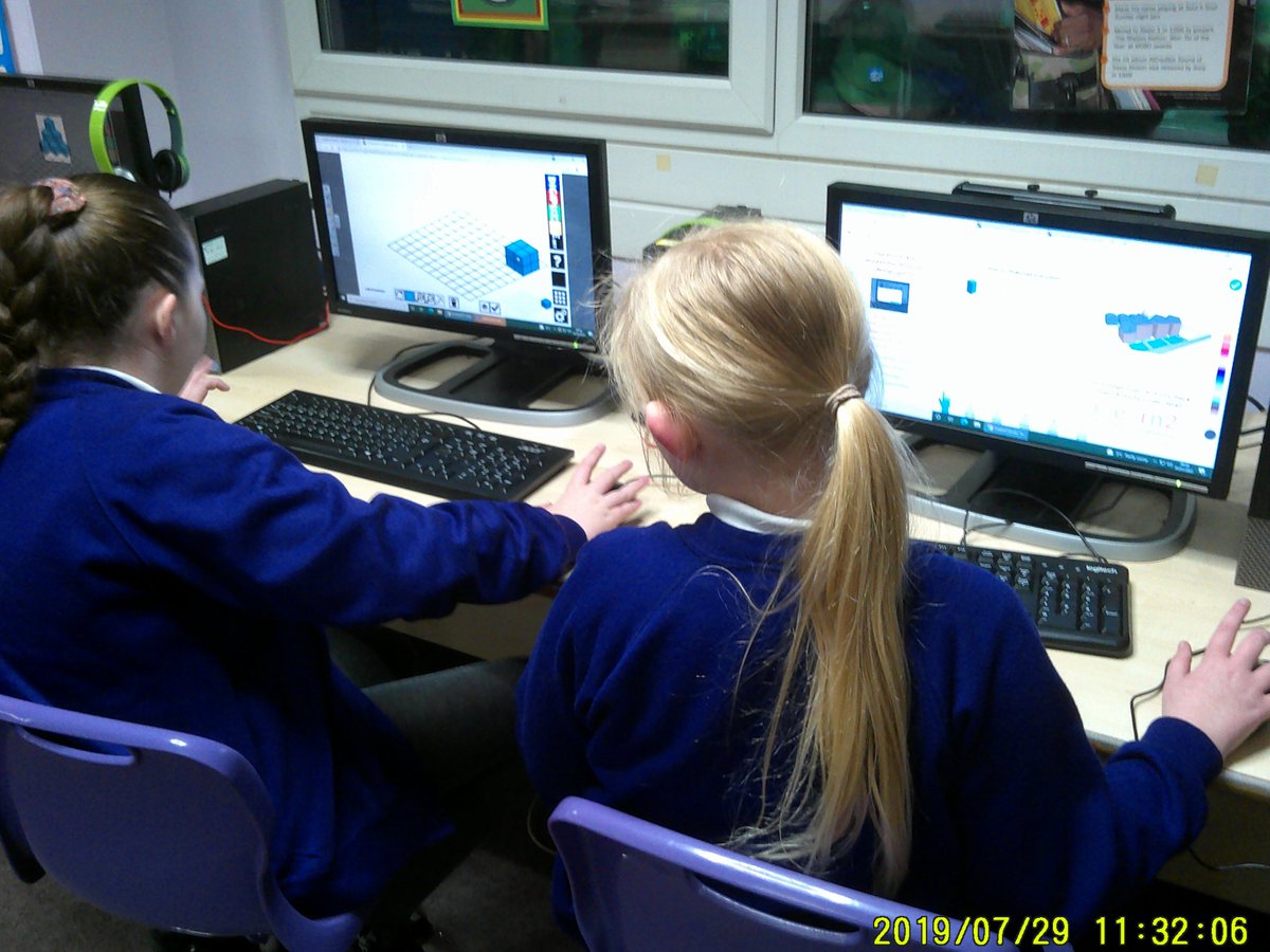 MissMoon tweet media