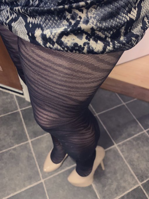 Double animal print 💋 #legs #tightstuesday #nylonlove https://t.co/P5dE6K6Lne<a href="/tag/legs"class="tags">#legs</a><a href="/tag/tightstuesday"class="tags">#tightstuesday</a><a href="/tag/nylonlove"class="tags">#nylonlove</a>