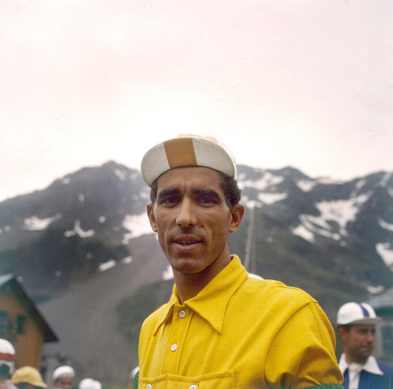 Miroir2Cyclisme's tweet photo. Et si c'était lui le Prédateur des montagnes ? / ¿Y si fuera el Depredador de la montaña? / What if he was the Mountain Predator ? 

Monsieur Frederico Bahamontes !

📸 DR
#Bahamontes #TDF #TDF1959 #cyclinggreats https://t.co/9NIBmHbNtw