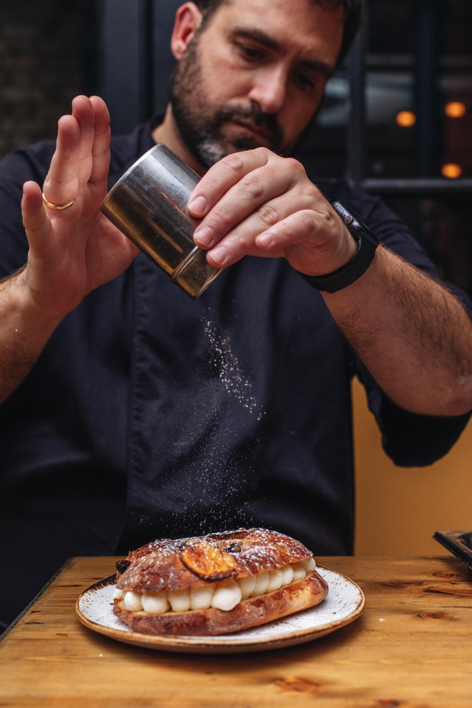 CaminoLondon's tweet photo. Executive Chef Nacho has made a Roscón de Reyes cake, this is a January Spanish tradition, come on in and try a slice! 🍰 🇪🇸
View the full recipe here! https://t.co/OWNBY15H2y
#roscondereyescake #spanishcake #spanishtradition #kingsday #spanishfood #tapasbar #londontapas https://t.co/ockxCTfbhL