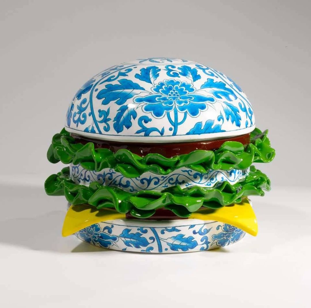 🍔 🥗 Healthy #NewYears resolutions? 

📷 Resist temptation with Chinese artist #SongWei's 'Porcelain Hamburger', 2017, created as the perfect mix between East and West, the hybrid aesthetics of cultures. 

#contemporaryart 
#sculpture