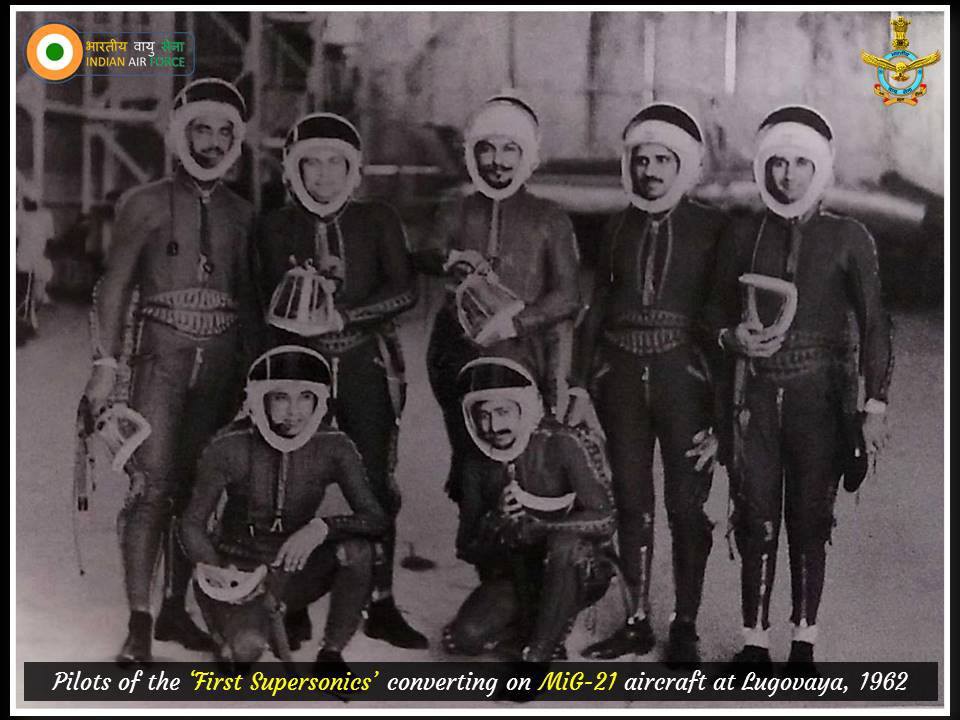 TheGhostRider31's tweet image. 5/365-The story of the #MiG21 series in #IAF service began in August 1962, to fulfill the need for a supersonic fighter to counter the PAF’s Starfighter fleet. The first one was the #Type74 #F13 and was part of the No28 Sqn which was the 1st Supersonic Fighter Sqn #IndiaAviation