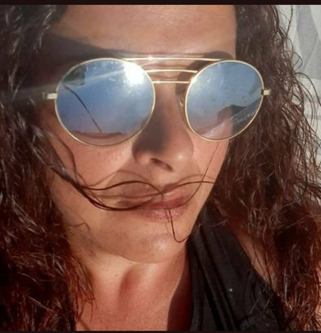 hatz_patty's tweet photo. Καλό Καλοκαίρι παιδιά...🦋
#NewProfilePic
#Copertone 10SPF Tropical Blend
#PizBuin 30 SPF
#Blend https://t.co/CjP58S2j80