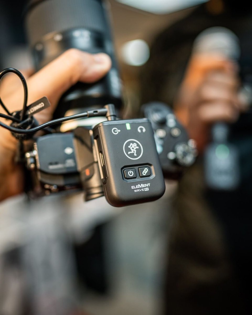 MackieGear's tweet photo. Your Cam Corders best friend! With only one button to pair. The Element Wave XLR is a perfect reliable tool for a filmmaker to capture the sound of your story. ๐ค
๐ท @micheomusic
#Mackie #ElementWaveXLR #WaveWednesday https://t.co/IjEmrCnS3s