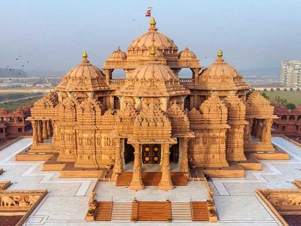 mytravelacharya's tweet photo. Akshardham Temple, Delhi. It is closed on Mondays for visitors. Biggest Hindu temple in Asia, spread over in approx 100 acre. Its worth visiting place in Delhi. https://t.co/bpuKx3NBpr