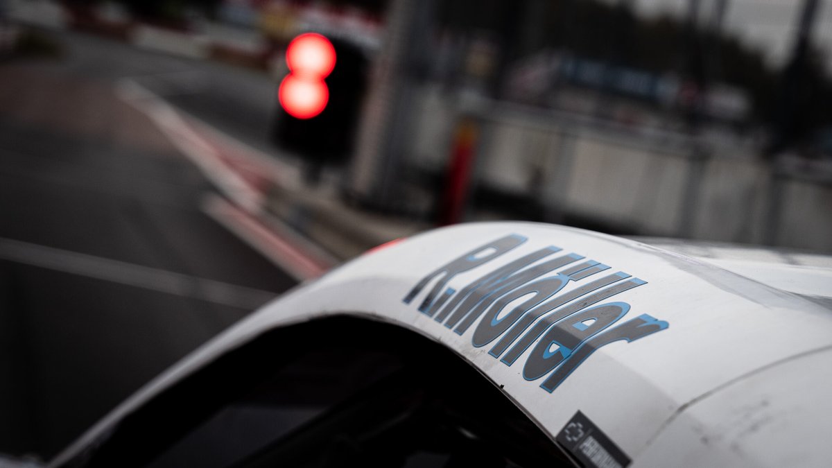 V8ThunderCars's tweet photo. Årets racekalender för V8 Thunder Cars är klar – med undantag för en tävling i juni som kommer att presenteras inom kort. Säsongen inleds på Anderstorp den 13-14 maj tillsammans med Porsche Carrera Cup Scandinavia.

https://t.co/s7fXHDpn95 https://t.co/Nxp8jGUc7m