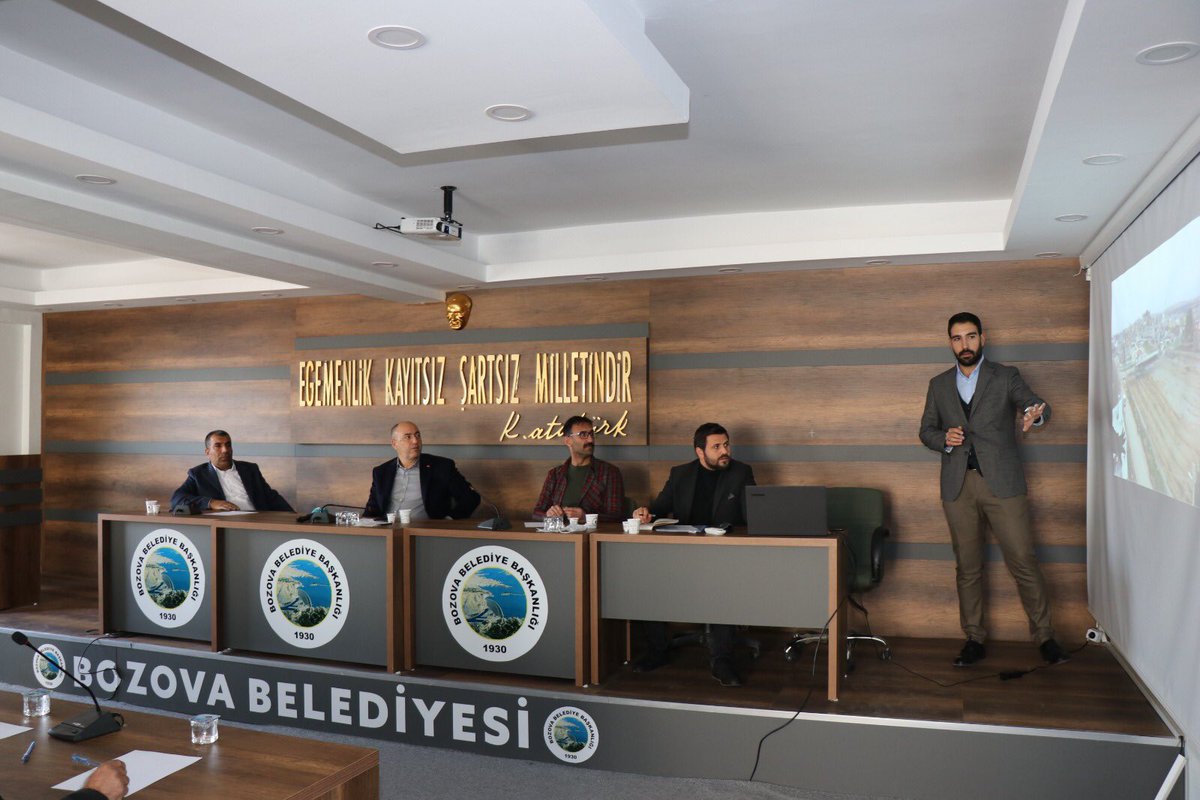 SuphiAksoyB's tweet photo. 2. Bölge Mahalle Muhtarlarımız ile bir araya gelerek, istek ve taleplerini dinleyip, 2022 Yılında yapacağımız hizmetler hakkında istişare toplantısı gerçekleştirdik.

@akpartiurfa @aysesula @abdkirikci @zabeyazgul https://t.co/4NY33GY6q3