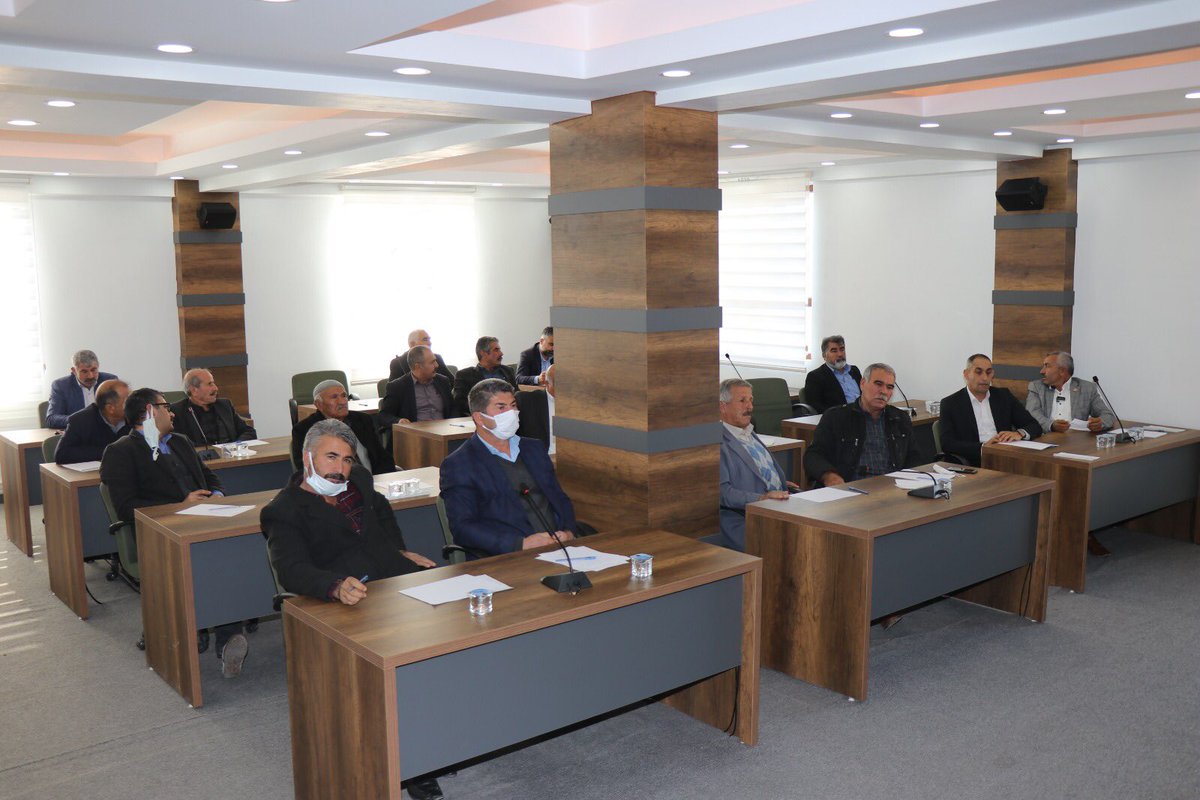 SuphiAksoyB's tweet photo. 2. Bölge Mahalle Muhtarlarımız ile bir araya gelerek, istek ve taleplerini dinleyip, 2022 Yılında yapacağımız hizmetler hakkında istişare toplantısı gerçekleştirdik.

@akpartiurfa @aysesula @abdkirikci @zabeyazgul https://t.co/4NY33GY6q3