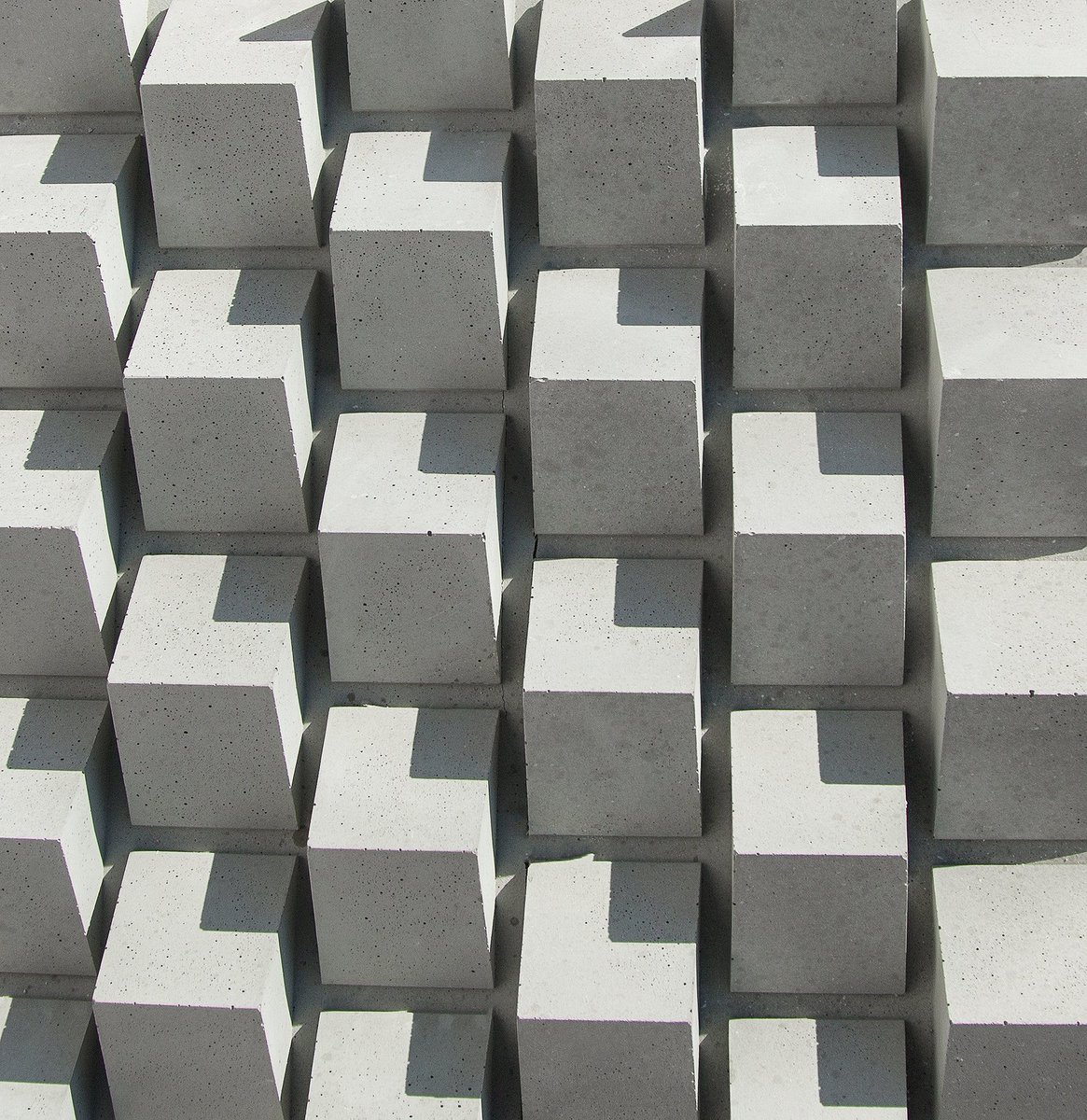 DekkapU's tweet photo. ❤With the year 2022, striking surfaces are on the agenda. You will be amazed how the sunlight turns into a soft, swirling dance on such hard concrete. It will be the choice of those who love change and what is different.
.
.
#sustainablearchitecture #grcplus #concreteskin https://t.co/oaQVOuvI8r