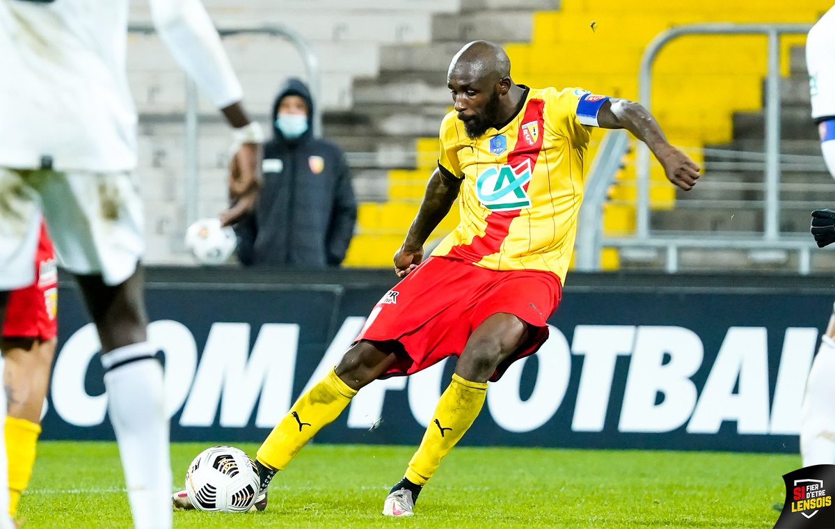 RCLens's tweet image. ⌚👈 

Quand l&apos;horloge du 59 se dérègle et indique finalement 95&apos;... 

#RCLLOSC