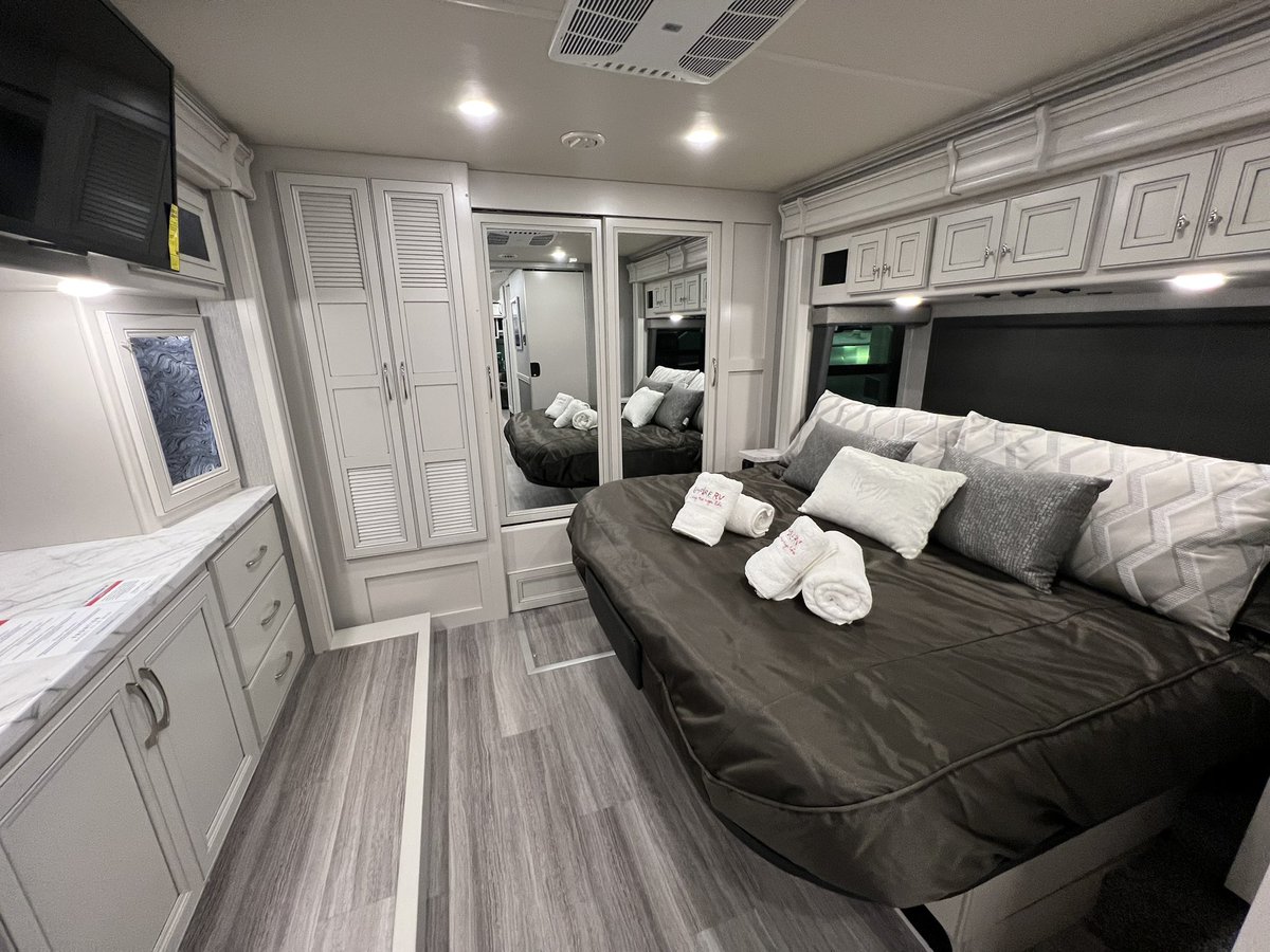 A fantastic new RV to start the year off, the all new 2022 <a href="/Fleetwood_RV/">Fleetwood RV</a> Frontier 34GT! Just arrived and available to view in our indoor showroom!

Happy new year!