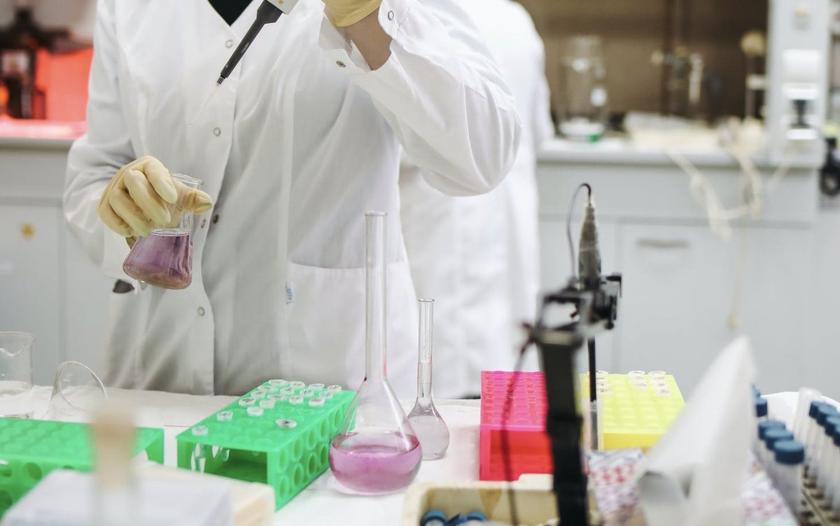 ecom_news's tweet photo. #Ardèche : #Fareva va investir plus de 50 millions d'€ pour produire des #vaccins. Trois nouvelles lignes de production de vaccins monodoses injectables seront créées à #Annonay. Elles devraient engendrer la création de 150 #emplois. https://t.co/3kDr55J0fb https://t.co/5w3TQlrrPW