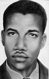 El #5DeEnero de 1961 fue asesinado con tan solo 18 años de edad, el maestro voluntario #ConradoBenítez, por bandas contrarrevolucionarias apoyadas por #EEUU.
#Fidel: "¡Ese maestro después de muerto, seguirá siendo maestro! ¡El pueblo nunca lo olvidará!".
#TenemosMemoria
#Cuba