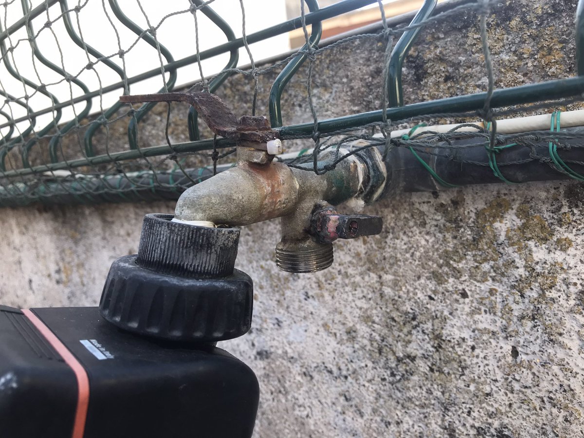 MiriamHaze's tweet photo. Faig reparacions de tot tipus. Canvi d’aixetes, neteja de teulades i canals, reparacio de persianes, endolls… les típiques cosetes de casa que es van fent malbé. Ja sabeu, truqueu-me! https://t.co/pBOep5m383