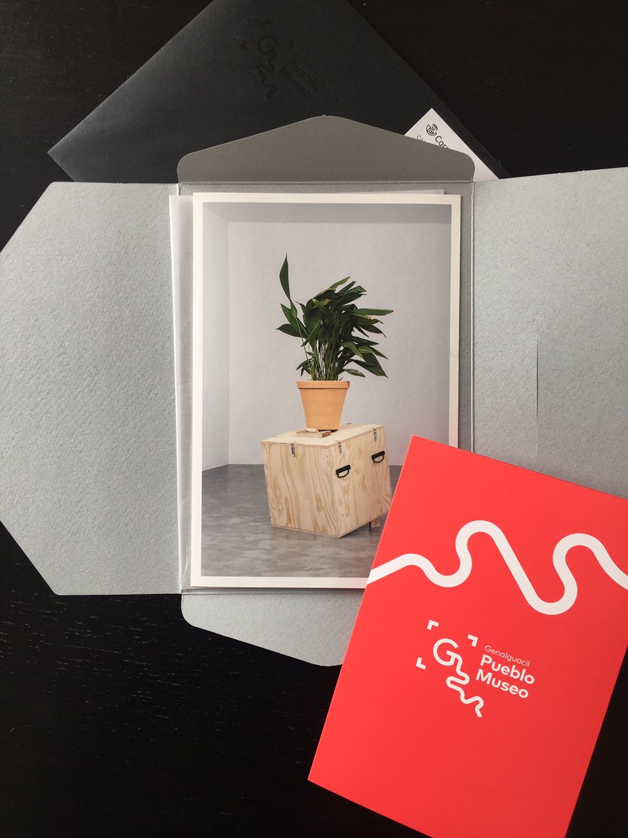 ❤️ Qué ilusión empezar el año recibiendo este precioso detalle desde #Genalguacil <a href="/pueblomuseo/">Genalguacil Pueblo Museo</a> con una fotografía de la exposición de <a href="/arturo_comas/">Arturo Comas</a> comisariada por <a href="/JuanFRueda/">Juan Francisco Rueda</a>. ¡Muchas gracias <a href="/MAHerreraGut/">Miguel Ángel Herrera</a>!