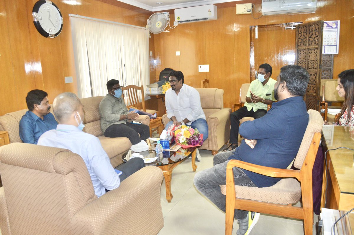 mukeshkannaDMK's tweet photo. Wished @aprsiva sir for taking over as CEO of Tamilnadu Startup &amp; Innovation Mission (TANSIM) today morning❤️ #Nativelead #TANSIM https://t.co/NZtfNW9AaB