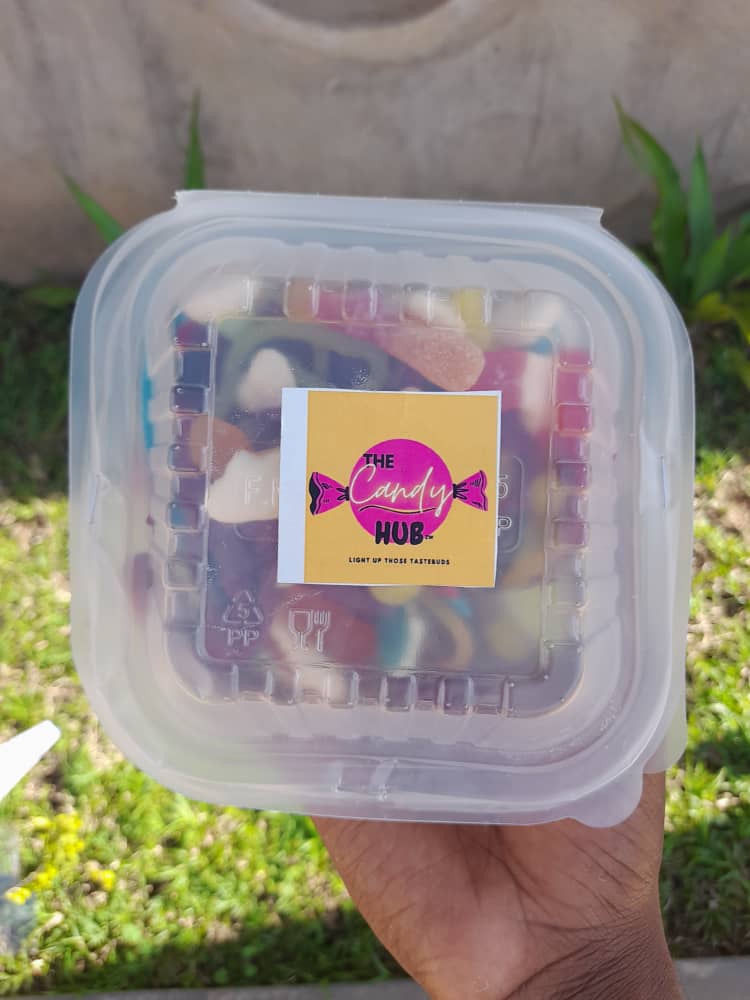 hub_candy's tweet photo. @PhiriTofara We sell Chocolates(Prizes Differ), Candy $1-00, Snack Boxes(Prizes Differ), Mason Jars $3-00 https://t.co/eyCCwRv6XE