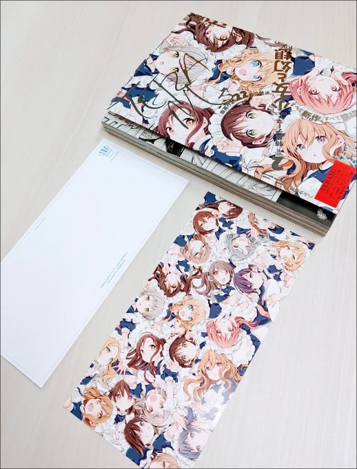 『テラン 2022(WINTER)』は書店購入特典があります。《表紙イラスト全部見せ・横長ポストカード》!「表紙+表紙をめくった所+裏表紙」に描かれたメイド全員が一望できる1枚。※ハガキとして使用する場合は82円分の切手をお貼り下さい。※配布書店リストは次のツイートをご確認下さい。 