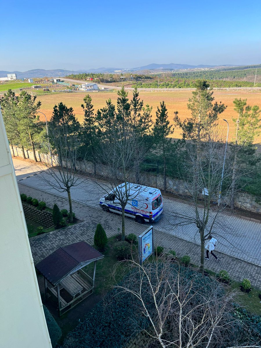 justkgw's tweet photo. @okanedu öğrencileri olarak kendimizi güvende ve sağlıklı hissettiğimiz bir ortam istiyoruz. Artan Covid vakalarından dolayı okulumuzun alt yapısının bu konuda güçlü olduğunu bildiğimizden online eğitim kararı bekliyoruz.  @bekir_okan @Mustafakocak52 
#okanonlineolsun https://t.co/6nY3s6DDRH