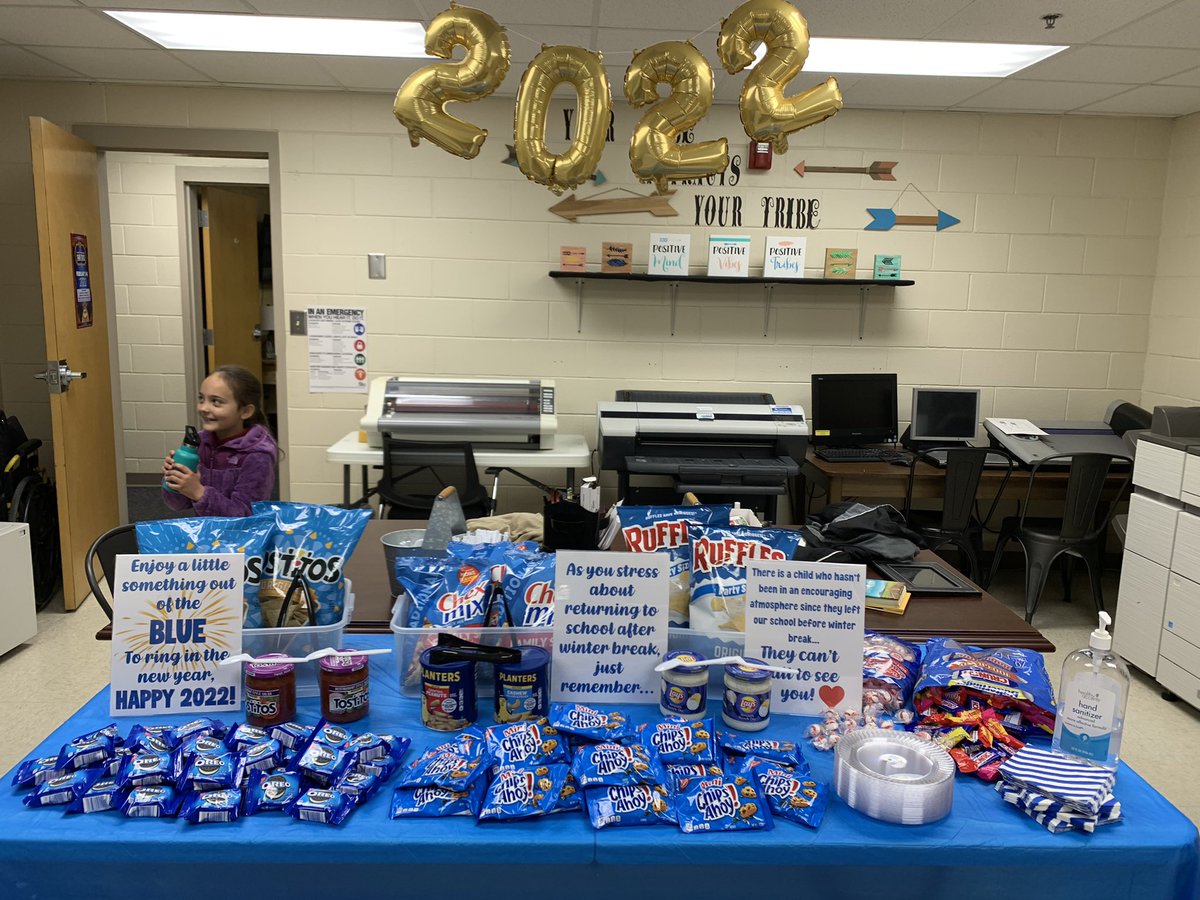 staceyakelly1's tweet photo. Such a sweet surprise to welcome us back after an amazing break! Feeling loved and supported matters! #KCSDisthebest #admincares #setthetone https://t.co/Enb8iSLRHo