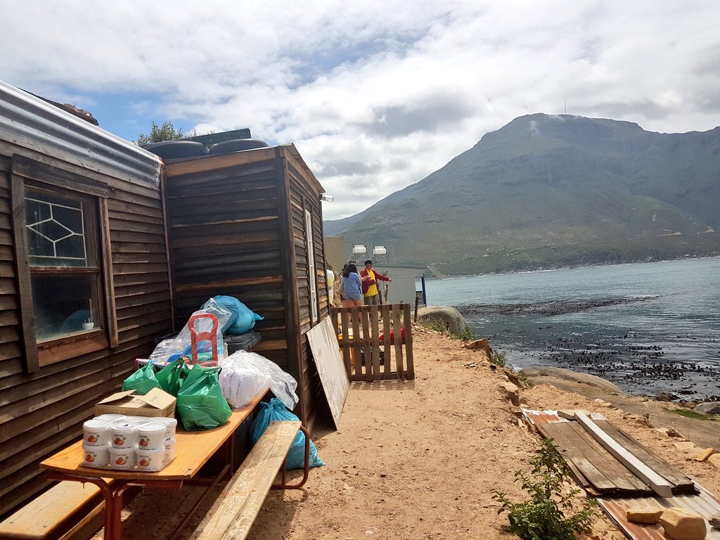 SoliPhilander's tweet photo. Little Israel
#Hangberg
#AnwarJakoetFoundation
#TeamECD https://t.co/U2RHEefcmP