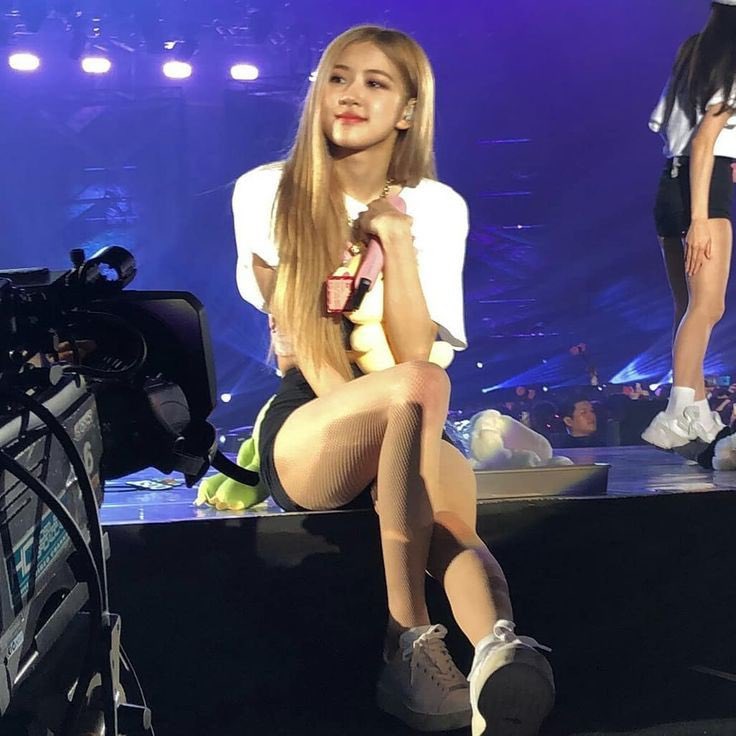 picturesrosie's tweet photo. #로제 #ROSÉ https://t.co/Oo1HWsu6AI