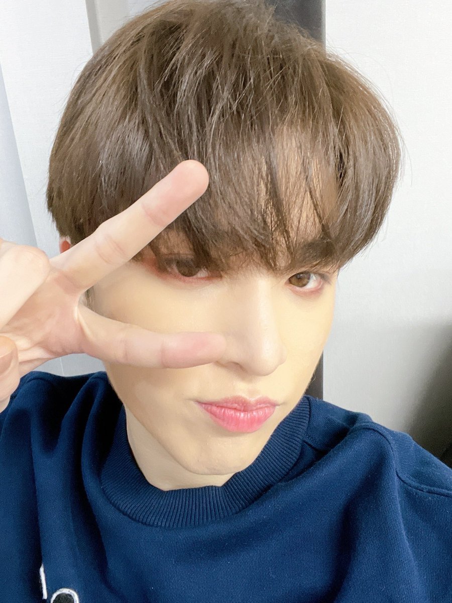 sutakhun's tweet photo. เนื่องจากจองฮวานลงรูปชัดแล้ว แจกการ์ด manyo 2 ใบค่ะ เลือกจาก 4 ใบนี้ค่ะ สุ่มจาก RT ค่ะ ประกาศผล 7/1/2022 #ตลาดนัดTreasure #SOJUNGHWAN #TREASURE https://t.co/oSGMDxxQL0
