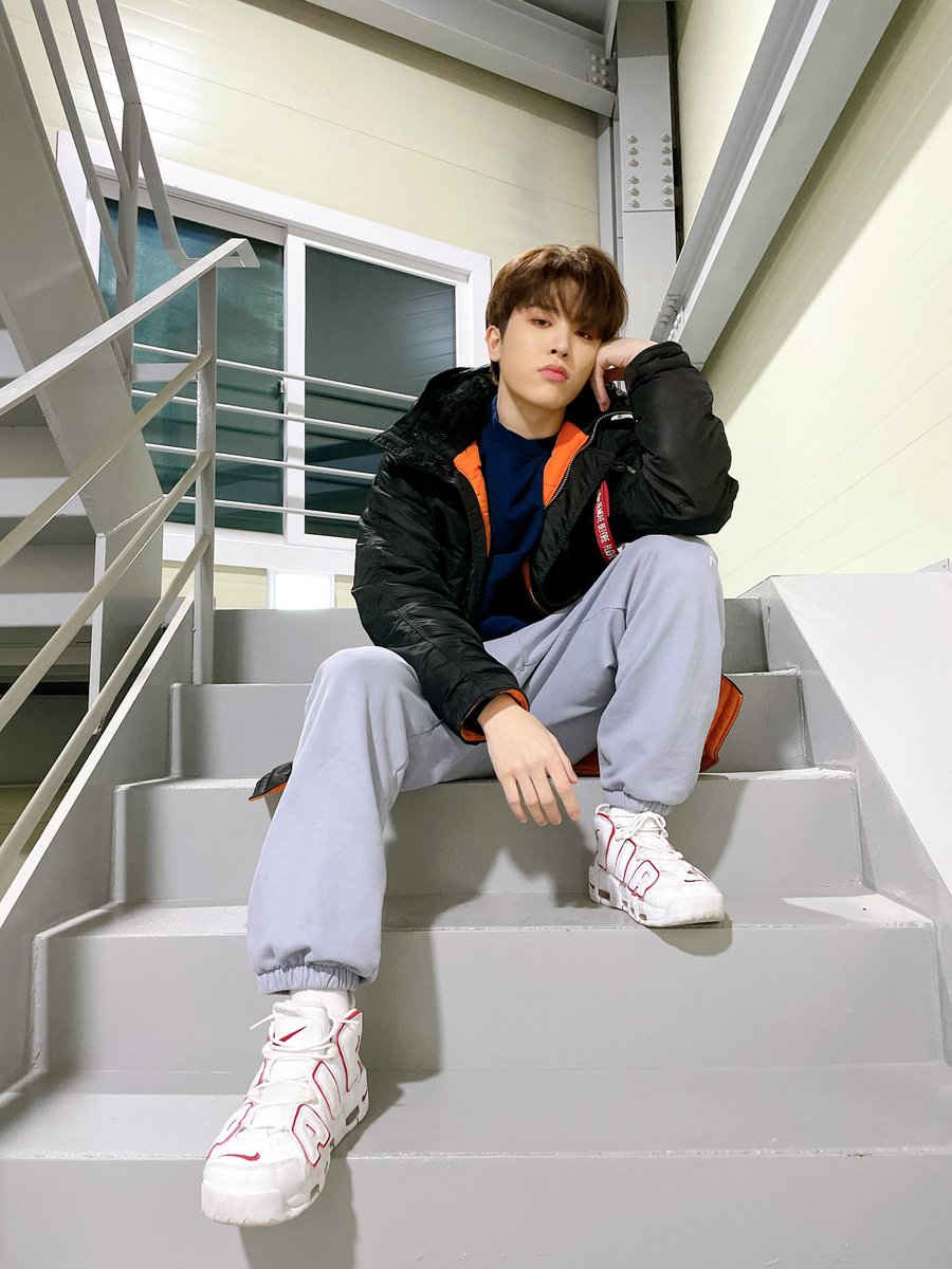 sutakhun's tweet photo. เนื่องจากจองฮวานลงรูปชัดแล้ว แจกการ์ด manyo 2 ใบค่ะ เลือกจาก 4 ใบนี้ค่ะ สุ่มจาก RT ค่ะ ประกาศผล 7/1/2022 #ตลาดนัดTreasure #SOJUNGHWAN #TREASURE https://t.co/oSGMDxxQL0