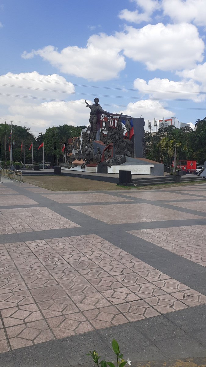 cris79999043's tweet photo. Manila cityhall 
Cno pde k meet bks dyn or recto https://t.co/raD83DiyoC