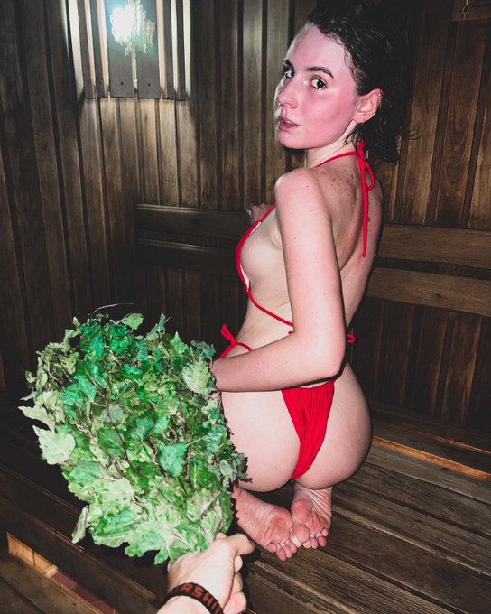 steam the girl with a broom?  Subscribe  https://t.co/4Gx5BBayfv  @getmenaked @HotAdultModels @Hawker881_Promo