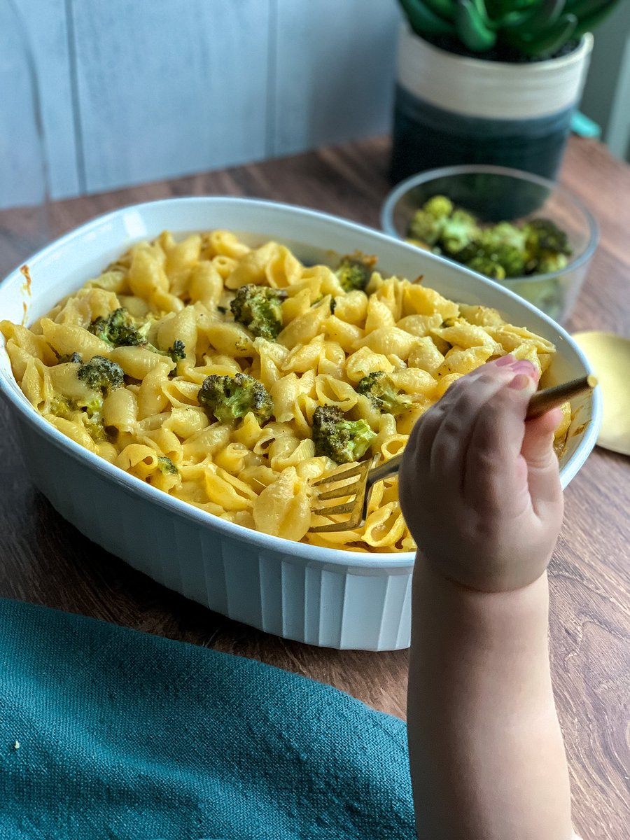 nomastehungry's tweet photo. My son is now a model 👏🏼 Roasted Broccoli Mac and Cheese now up on the blog and ready for you to make this week!

https://t.co/Scen5yhraS

#blogger #macanecheese #broccoli #foodphotography #foodblogger https://t.co/fcq6sNdole