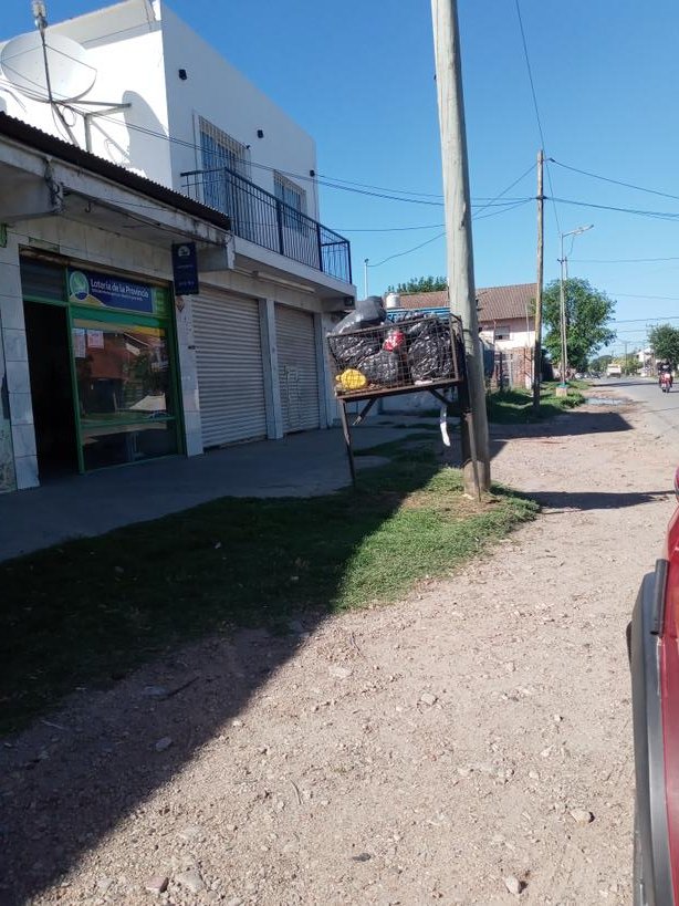 fernandezMH's tweet photo. Barrio El Gaucho. Lunes y martes sin recolección de residuos @emsurmgp @munimardelplata ¿No alcanza con lo que pagamos por mes? ?¿O no controlan? https://t.co/Juc4RFQbpt