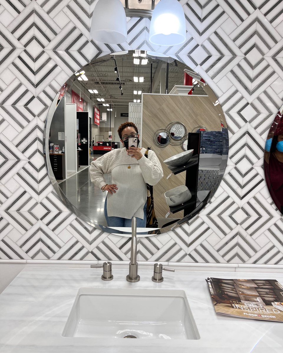 apinchofKay's tweet photo. Get in, we’re going Designing! ✨ https://t.co/4M8PecRLA3
