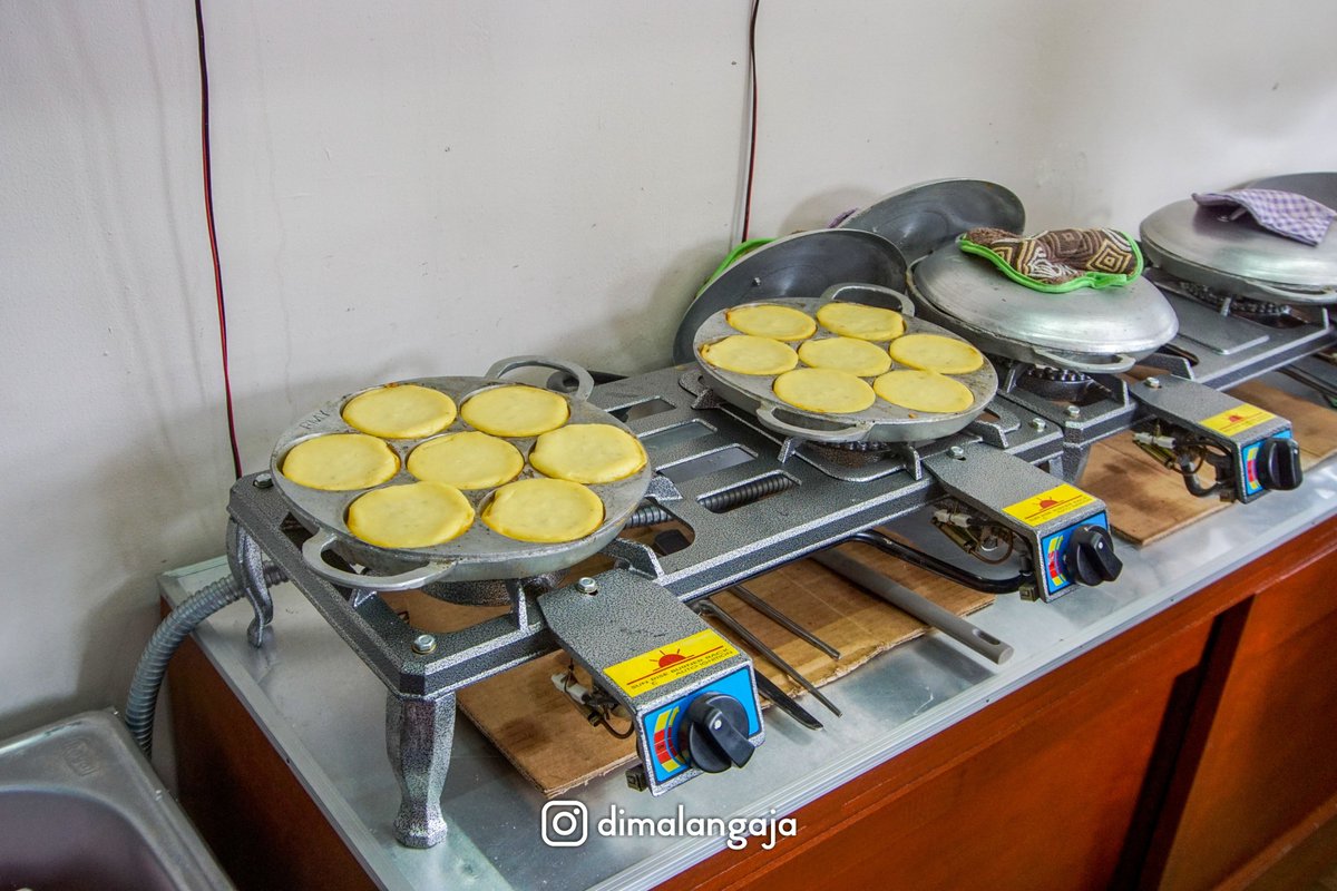 dimalangaja's tweet photo. #dimalangajalowokwaru Kue Lumpur Aroma
📍 Jl. Bunga Merak No. 9
⌚️ 07.00 - Habis
💰 4 rb
🛵  Go / grab food
#dimalangaja #malang #kuliner #kulinermalang #kulinermlg #umkm #umkmmalang #batu #batukuliner https://t.co/WSuNAYPaRP