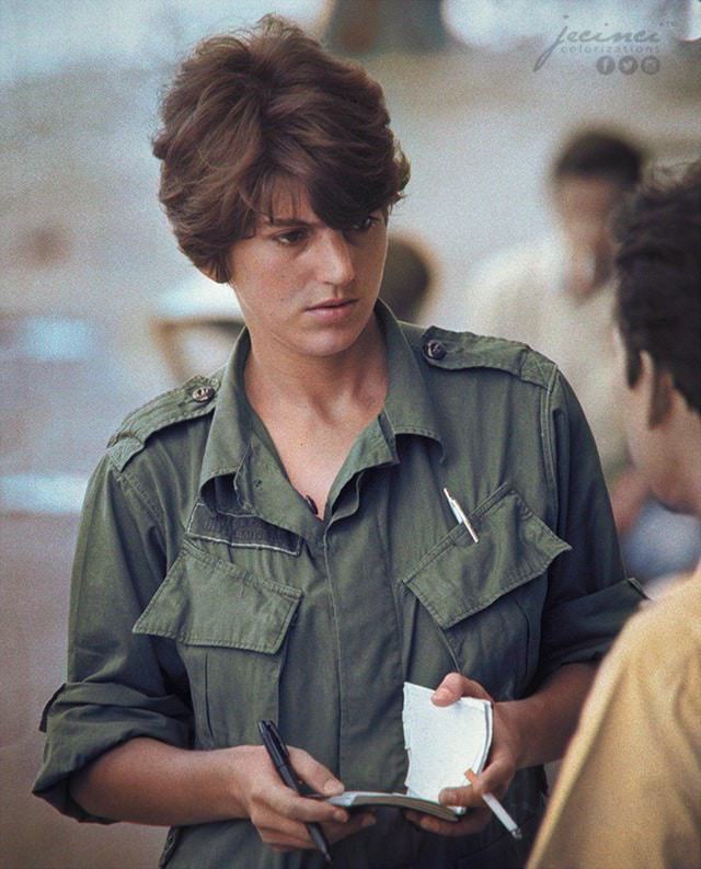 Marodriguez1971's tweet photo. 1. Por si resulta de interés, vamos con un hilo de hilos sobre reporteras en los infiernos.

Corinne Dufka
https://t.co/q33ChDzGP3

Martha Gellhorn
https://t.co/gCNyOflLWC

Kate Webb
https://t.co/czoAdUYc7o

Francoise Demulder
https://t.co/gdec5xrSWf https://t.co/xzFWmlIYll