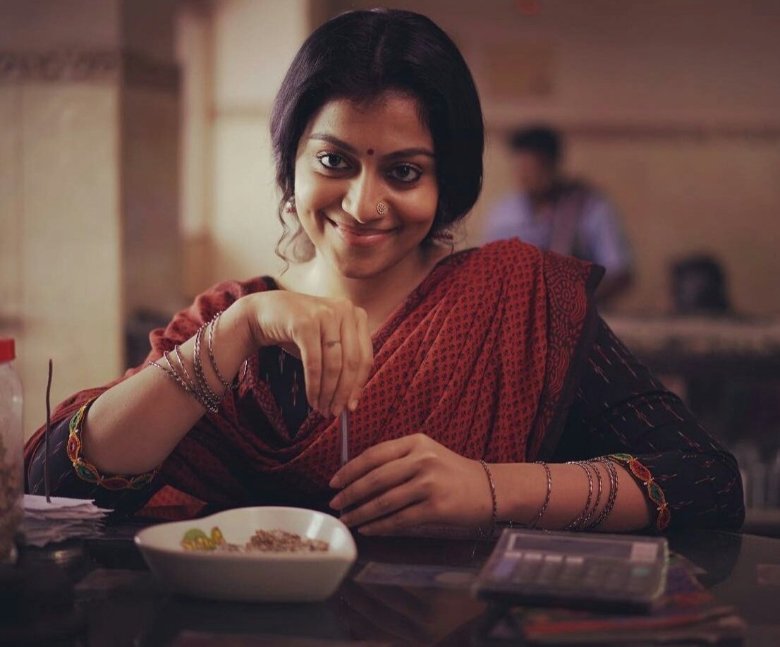 My first of 2022: #Madhuram 
My eyes were just sticked to screen to watch chemistry between #JojuGeorge nd #ShrutiRamachandran 
Such a graceful subtle performer she is ♥️ what a lady😍😍
Simple plot told in a most sweet way.
Malayalam and feel good movies Match Made in Heaven.