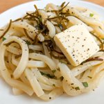 さっと一品作りたいときに大活躍しそう!塩昆布などを使った、お手軽「うどん」レシピ!